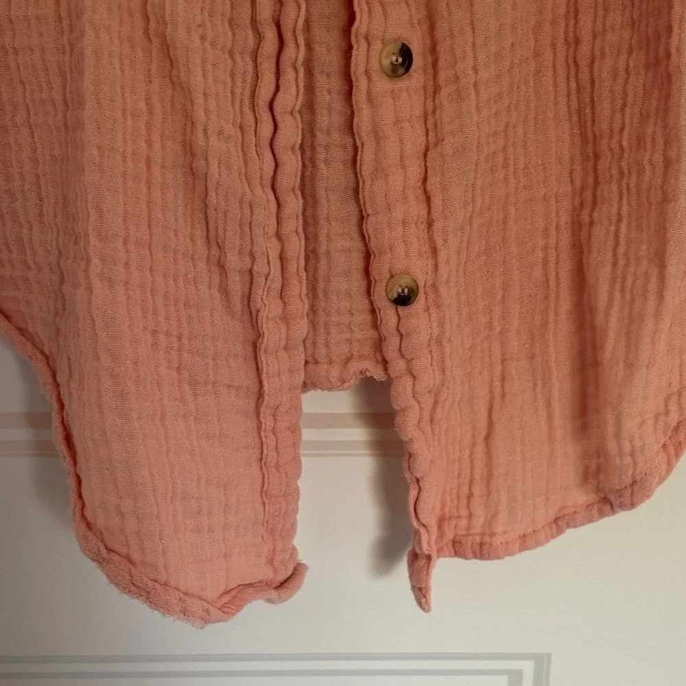 Japna Women's Coral Button-Down Shirt - Picture 6 of 11